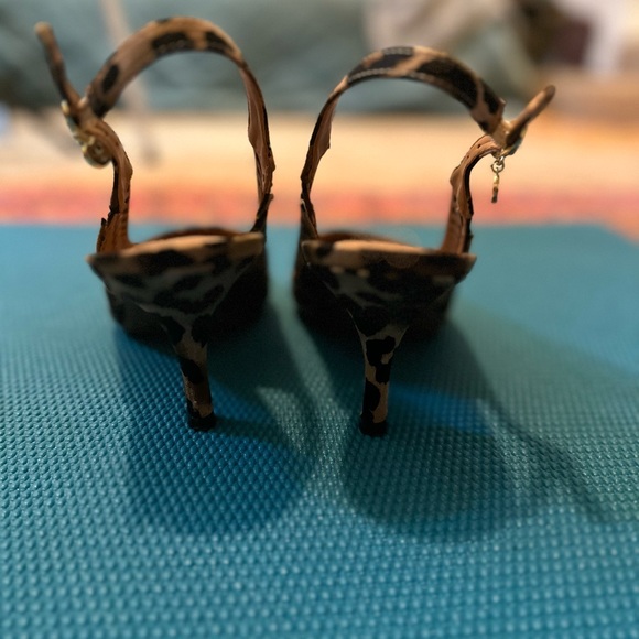 Beaded leopard print sling backs kitten heels, size 10 - Picture 6 of 6